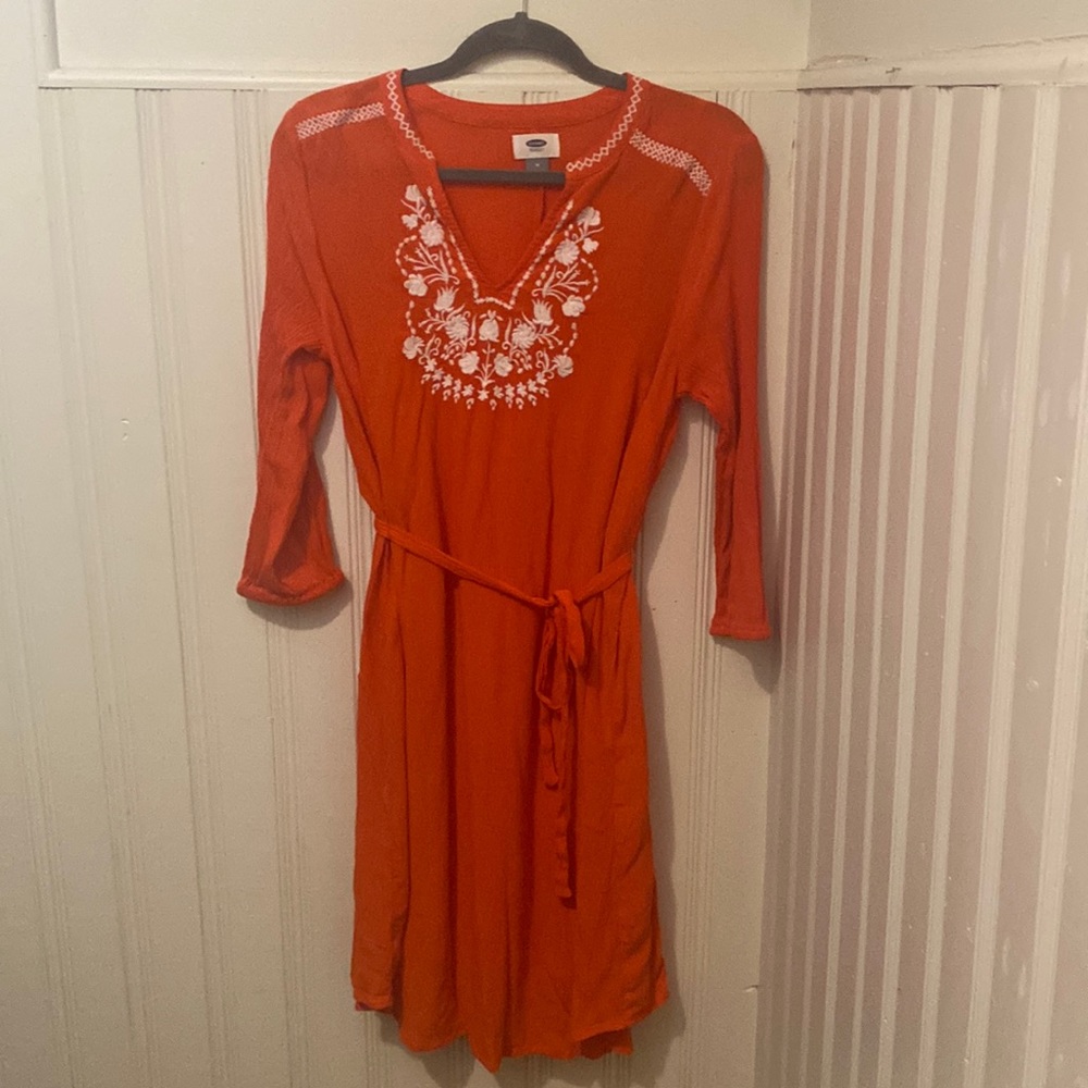 Old Navy embroidered dress size M